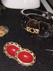 Vintage To Modern Jewlery Lot Brooches Pins Earings Purse Hook Neman Marcus