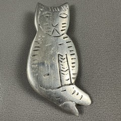 Vintage Cat Brooch Modernist Silver Tone Artisan Abstract Figural Pin