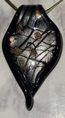 Vintage Black Silver & Gold Stone Art Glass Pendant Necklace JDU-47