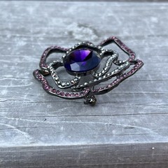 Vintage Violet & Dark Grey Rose Shaped Rhinestone Brooch Pin Purple Silver Tone