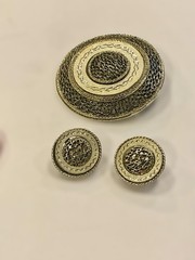 Women’s brooch & Earrings vintage gold tone filigree set Etched Design Goldtone