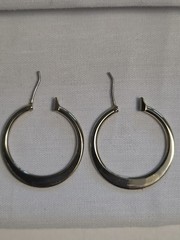 Unsigned Napier Gold-Tone Flat Hoop Earrings Snap Wire Closure