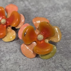 Vintage Peach Molded Celluloid Early Plastic Flower Pin Brooch Earring Set Fair