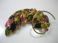 VINTAGE JULIANA D&E ENAMEL MULTI COLOR RHINESTONE BROOCH