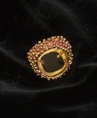 Vintage Avon Cocktail Ring Gold Tone Textured Pebble Black