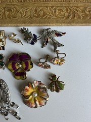 Vintage Jewelry Lot Pin Broochrhinestones Pot Metal Enamel 1940-1950’s