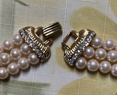Franklin Mint, A Passion For Pearls. 3 Strand Necklace by Jackie Collins NEW
