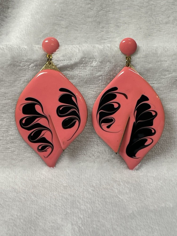 VTG Large Hand-painted Peach Black Enamel Drop Metal MOD Earrings 80’s 3.5 in L