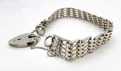 1977 English JAM Sterling Silver Heart Padlock Bracelet 6.75in Wrist Vintage