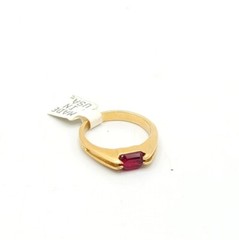 Vtg Sz 9 Ring Sm Red Cubic Zirconia 18KGE Stackable Fashion Jewelry StyS3