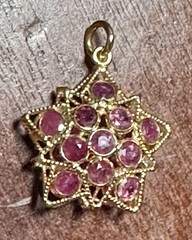 Vintage 18K Yellow Gold Mughal Ruby Star Charm Pendant 750 Indian Double Sided