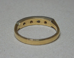 VINTAGE 18ct GOLD RING SET WITH 4 TAPERED BAGUETTE CUT DIAMONDS