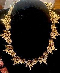 Vtg Crown Trifari Leaf Sprig Dome Two-Tone Choker & Matching 6 3/4” Bracelet Euc