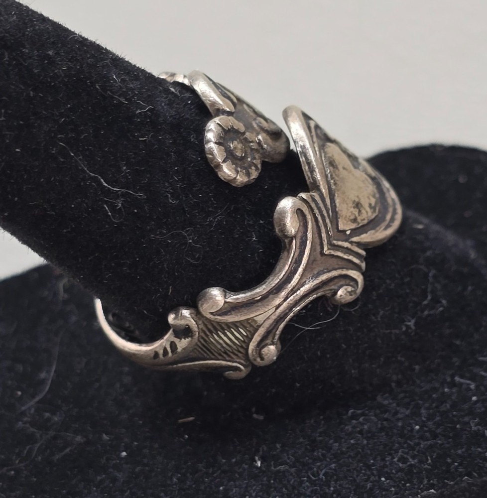 Vintage Avon Sterling Silver Heart Floral Wrap Ring Size 7.5 Open Band