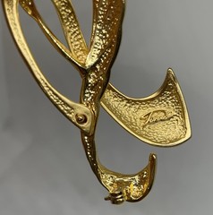 Vintage Signed Tona Ribbon Brooch Brushed and Textured Gold Tone Swirl Design