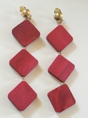 VTG Earrings Statement Clip Dangle Magenta Wood Chunky Shoulder Sweepers Rare