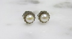 14K White Gold Pearl Earrings; 6mm diameter ~ 0.6g ~ 9-C747