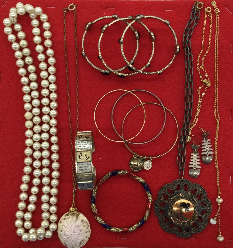 Vintage Costume Necklaces Bracelet Mixed Jewelry For Crafts (Lot Of 15) C-5
