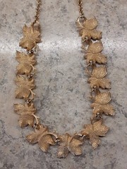 Vintage Goldtone Leaf Adjustable Length Necklace 16.5″