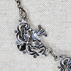 Vintage Mid-Century MN 835 Silver Traditional Floral Design 3D Necklace
