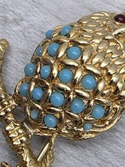 VTG Ciner Owl Brooch Goldtone Metal Faux Turquoise Bead Pin **See Description**