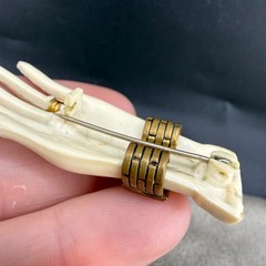 Vintage Hand Brooch Plastic Ring Watch READ