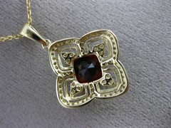 ESTATE 2.46CT DIAMOND & GARNET 14KT YELLOW GOLD SQUARE FILIGREE FLOATING PENDANT