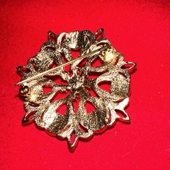 Stunning Yellow gold Tone Purple Stone And Lavender Rhinestones Brooch Boxed