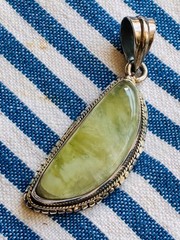 Vintage GREEN PREHNITE PENDANT Braided 925 Silver Glorious Shape 1 3/8″ x 5/8″