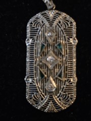 Antique Art Deco 14K White Gold Diamond Emerald Filigree Necklace 4.51g