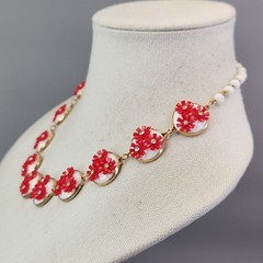 Vintage Floral Necklace Round Link Red Flowers White Discs 22″