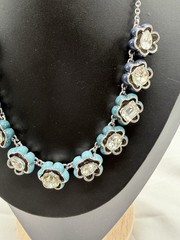 20″ Ann Taylor Factory Flower plastic Stone Statement Necklace