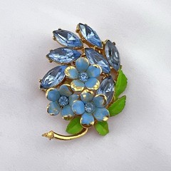 Vintage Flower Brooch Pin Pastel Blue Fancy Rhinestone Enamel Gold Tone Estate