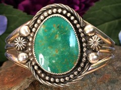 NICE 64 GRAM GREEN TURQUOISE STERLING SILVER NAVAJO SOUTHWESTERN STYLE BRACELET