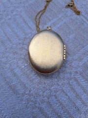 Vintage Avon Gold Tone Locket 1970-80s “Forget-Me-Not” Pendant With Chain