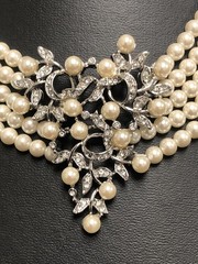 VTG GORGEOUS MARVELLA FIVE STRAND FAUX PEARLS RHINESTONES SILVER TONE NECKLACE