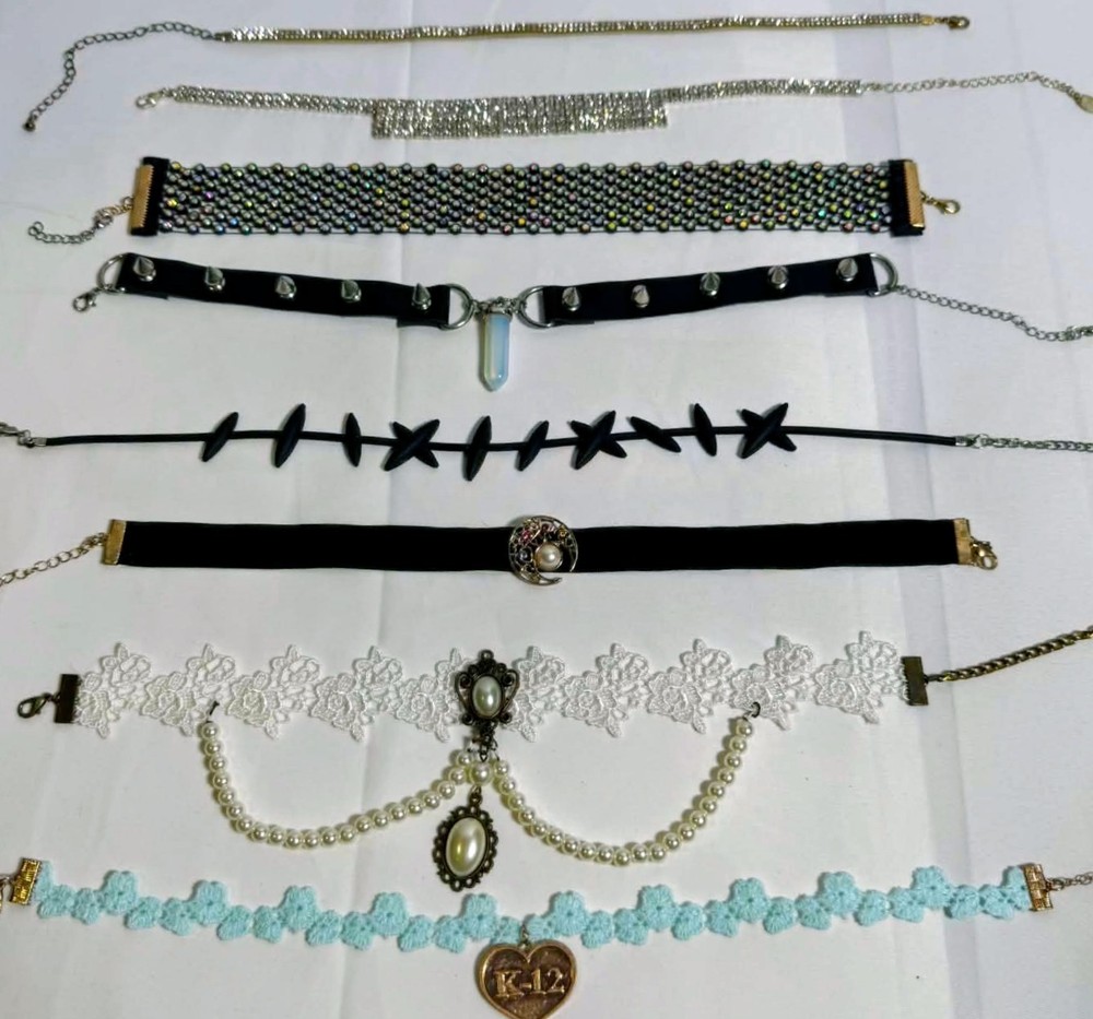 Mixed lot (8) Chokers, Fashion jewlery, Vintage to modern, Gothic, Y2K, Alchemy!