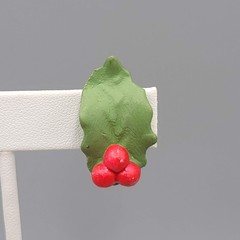 Vintage Christmas Holly Clip on Earrings Climber 1 in