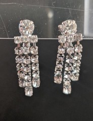 Vtg Silver Tone Rhinestone Waterfall Dangle Drop Clip On Earrings 1.5″ Bridal