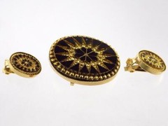 Vintage Unbranded Goldtone Metal and Black Faux Glass Brooch Earrings Set
