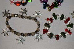 Vintage to now lot of 5 glass plastic metal beaded and charm bracelets