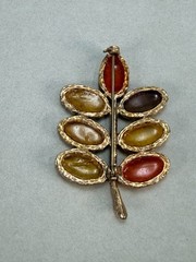 Vintage Chinese Resin Cabochon Leaf Brooch Gold Tone Asian Figural Pin