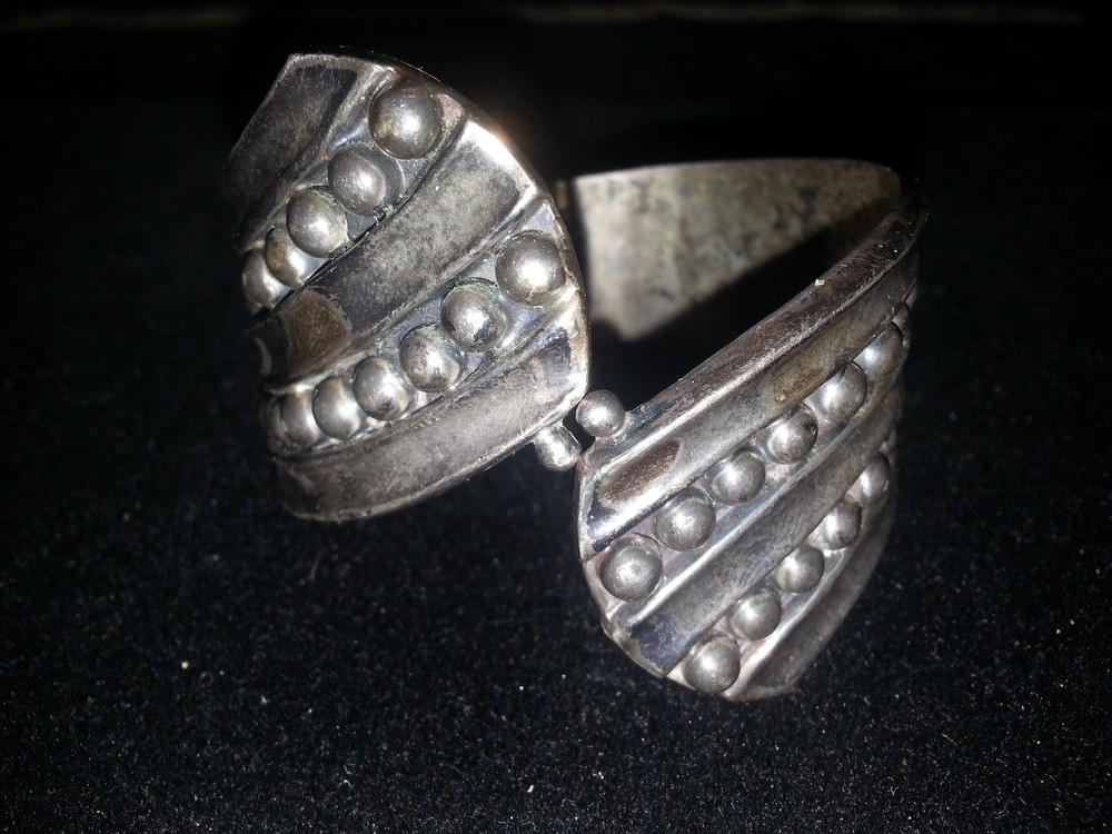 Old Signed Taxco Sterling Silver Clamper Repousse Cuff Bracelet Mexico