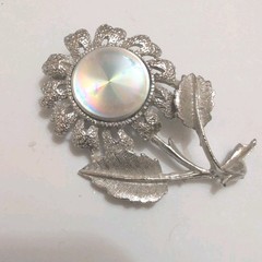 Vintage Variety Lot Of 6 Brooches/Pins In Gold And Silver Tones Some Signed