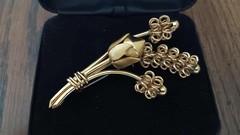 Vintage Gold Tone Flower Floral Brooch Pin