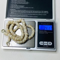 Vintage Hawaiian Puka Shell Bead Necklace 17.75 Inch Graduated up to 8.2mm
