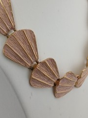 Mid-century gold tone pink/peach clamshell enamel panels design chocker necklace