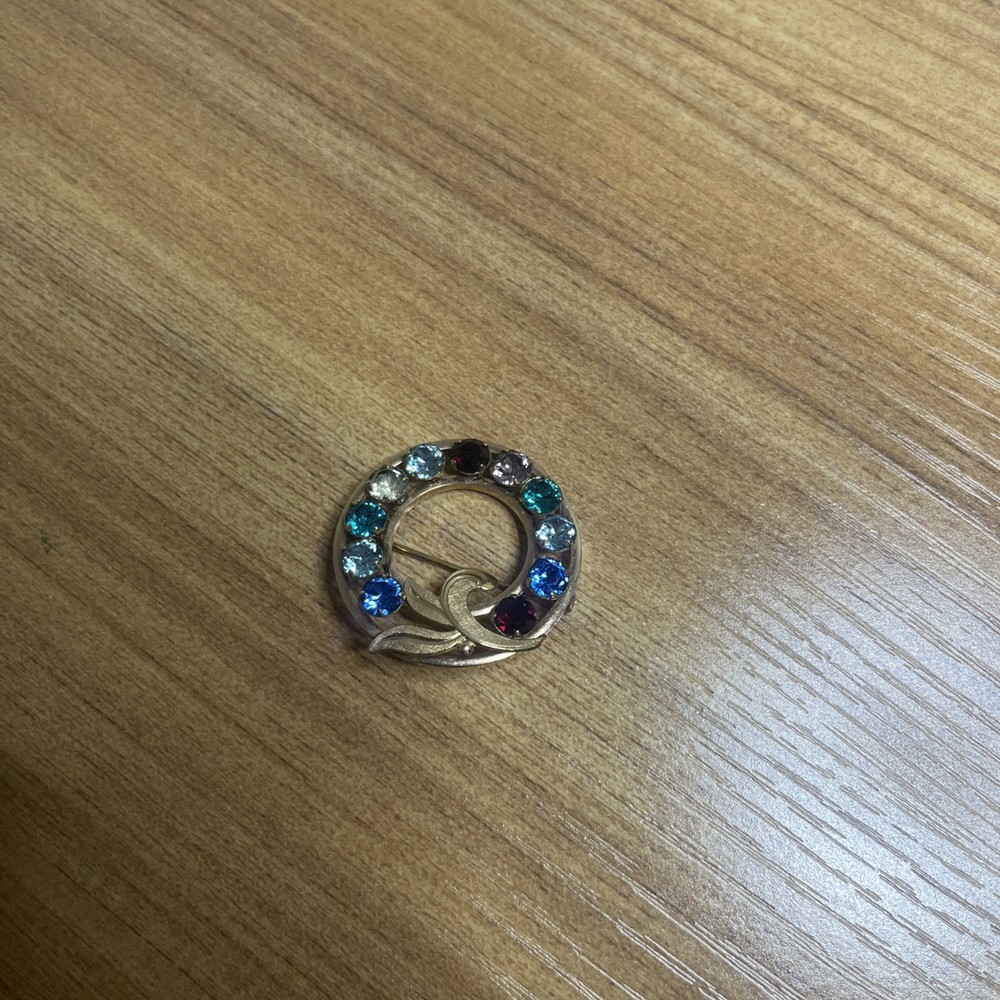 VTG VAN DELL 1/20th 12k GOLD FILLED Circle Brooch Pin MULTI-COLOR RHINESTONES