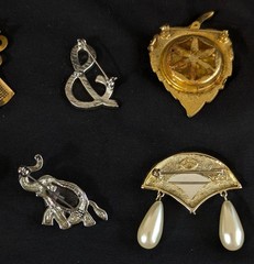 Vintage To Modern Lot Of 8 Brooches, Gold Tone, Silver Tone, Rhinestone