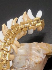 VTG MCM Beautiful Bracelet Beige & White Pearl AB 7″